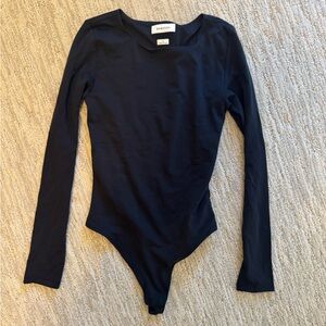 Aritzia contour long sleeve bodysuit